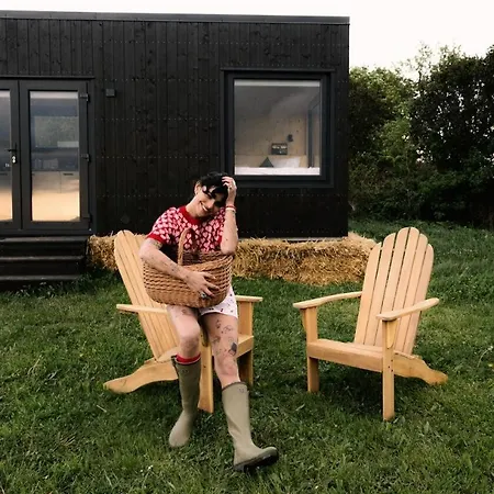 Fonneuve Les Crins - Parcel Tiny House - Tiny House Entouree Par Les Chevaux A 45mn De Toulouse Mae-5113 롯지