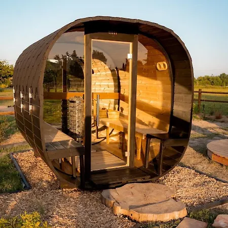 Chata Fonneuve Les Crins - Parcel Tiny House - Tiny House Entouree Par Les Chevaux A 45mn De Toulouse Mae-5113